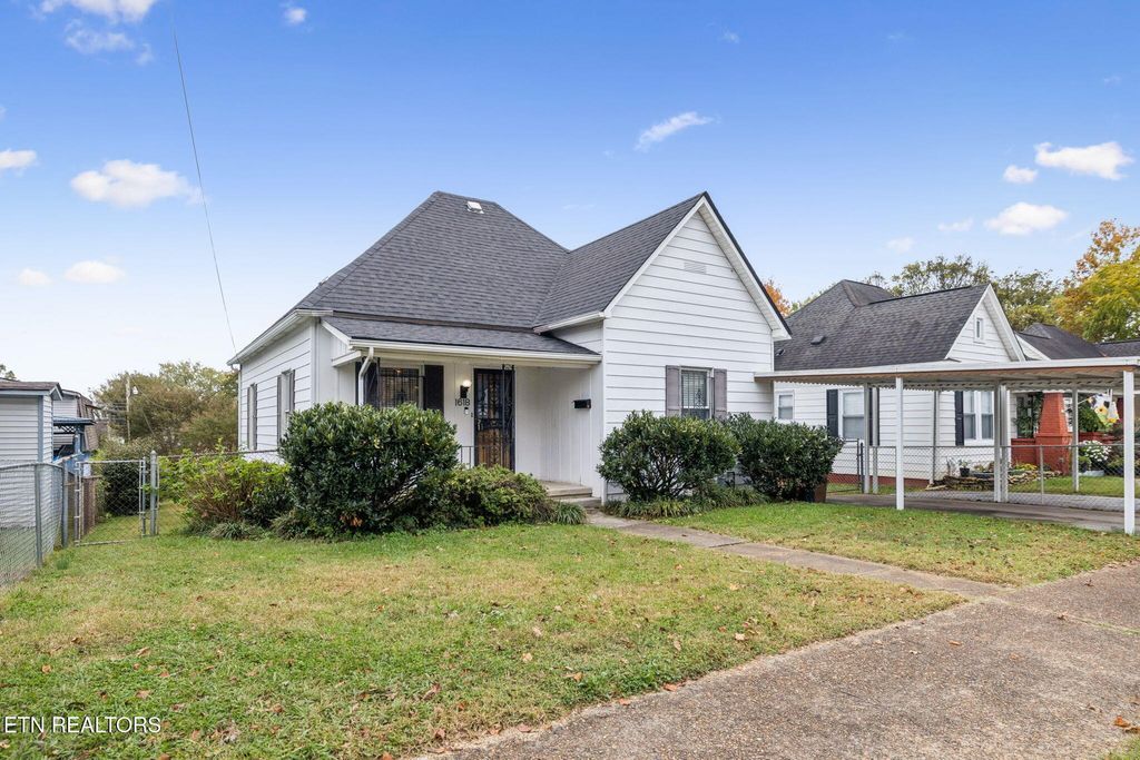 Photo of 1618 Lawson Ave, Knoxville, TN 37917 (MLS # 1320410)