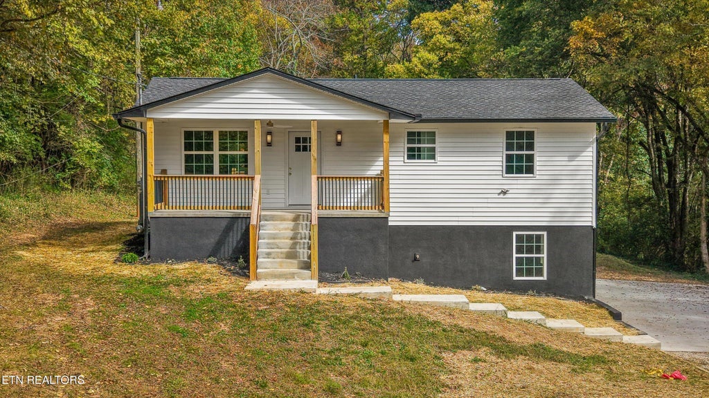 Photo of 2316 Ault Rd, Knoxville, TN 37914 (MLS # 1360608)