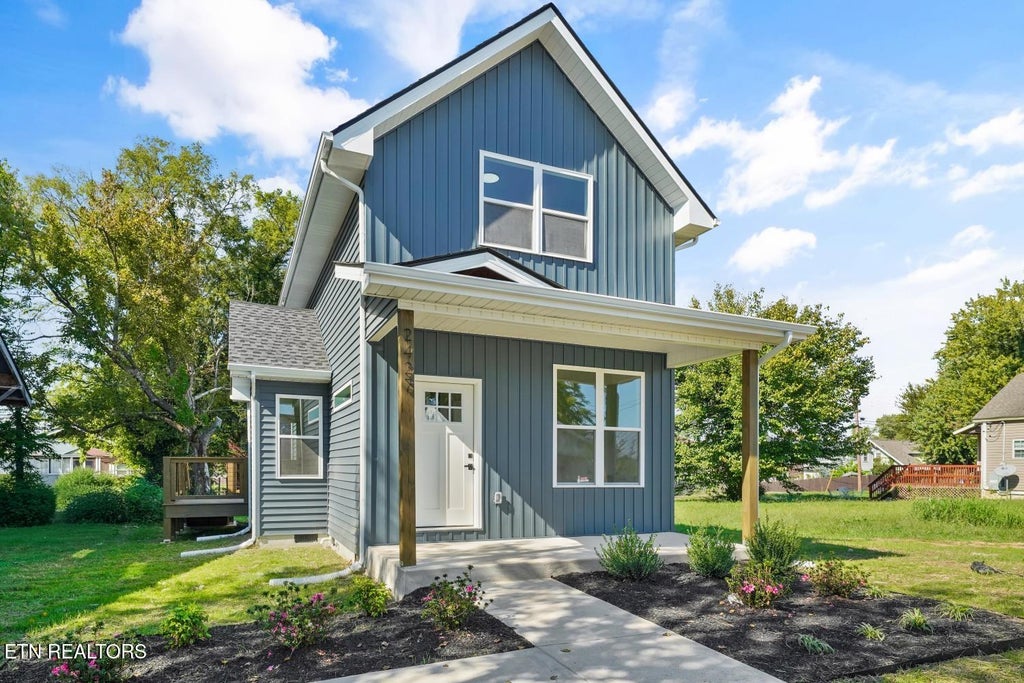 Photo of 2427 Parkview Ave, Knoxville, TN 37917 (MLS # 1359180)