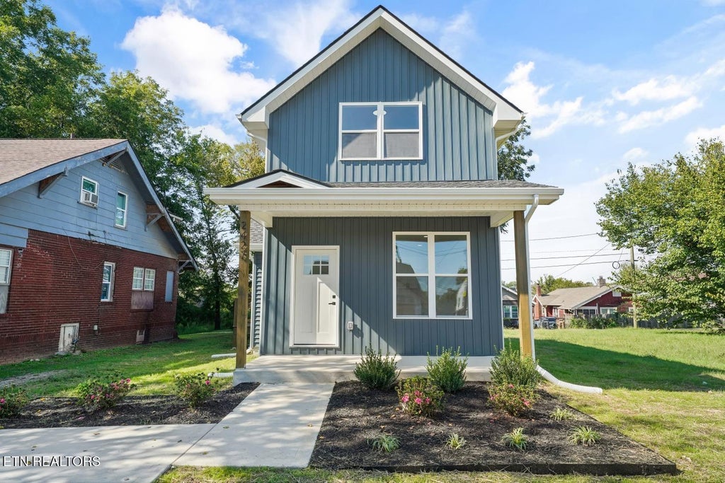 Photo of 2427 Parkview Ave, Knoxville, TN 37917 (MLS # 1359180)