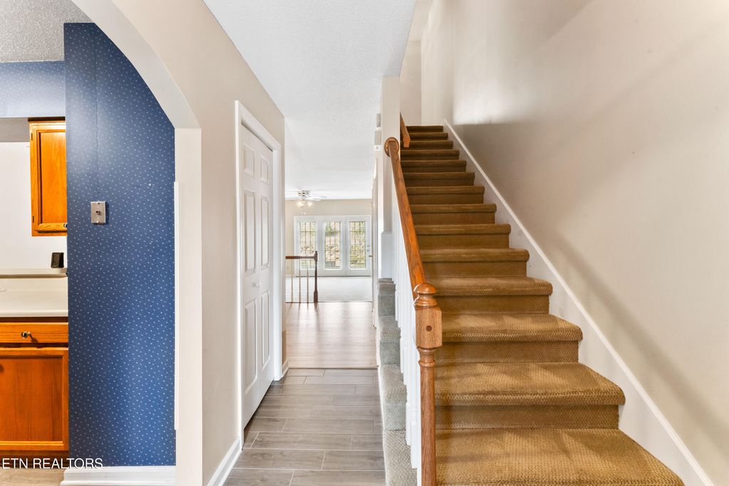 Photo of 121 Durwood Rd #F, Knoxville, TN 37922 (MLS # 1318320)