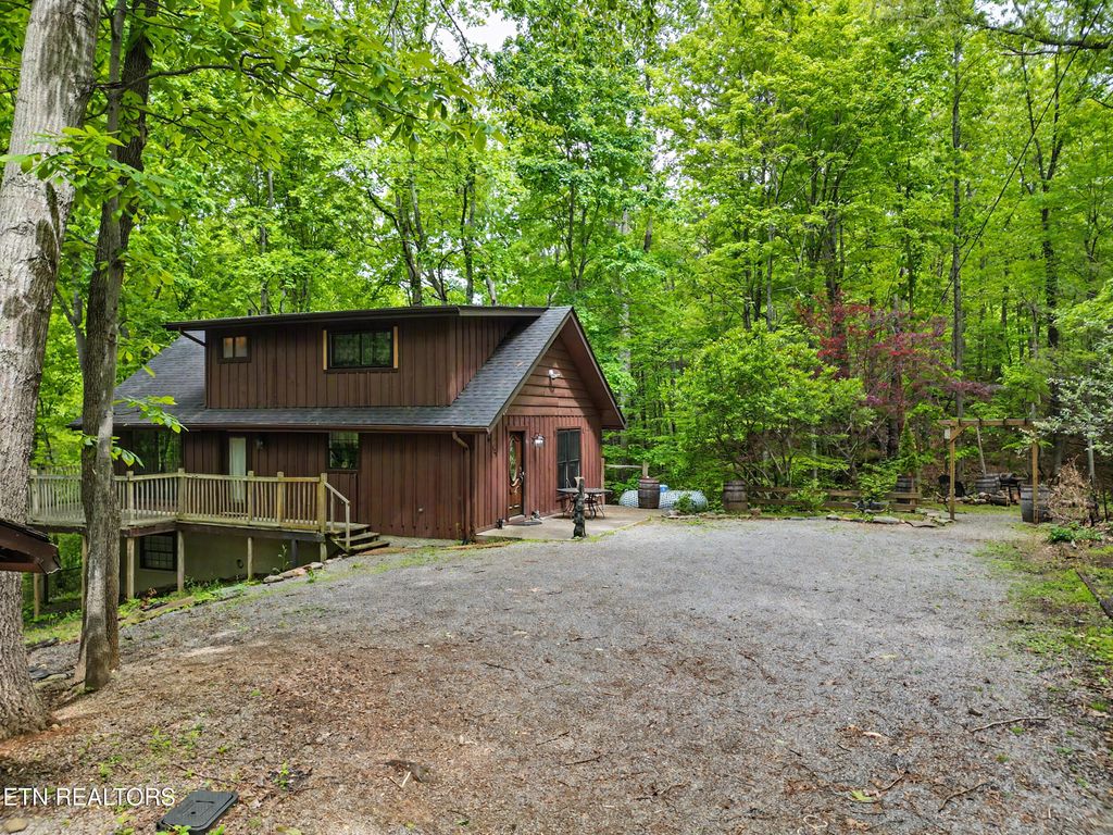 Photo of 425 Hemlock Lane, Sevierville, TN 37876 (MLS # 1339249)