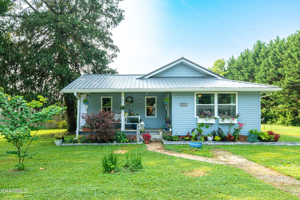 Photo of 311 Russell Rd, Rockford, TN 37853 (MLS # 1233710)