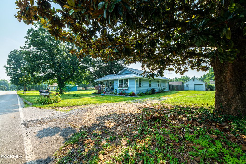 Photo of 311 Russell Rd, Rockford, TN 37853 (MLS # 1233710)