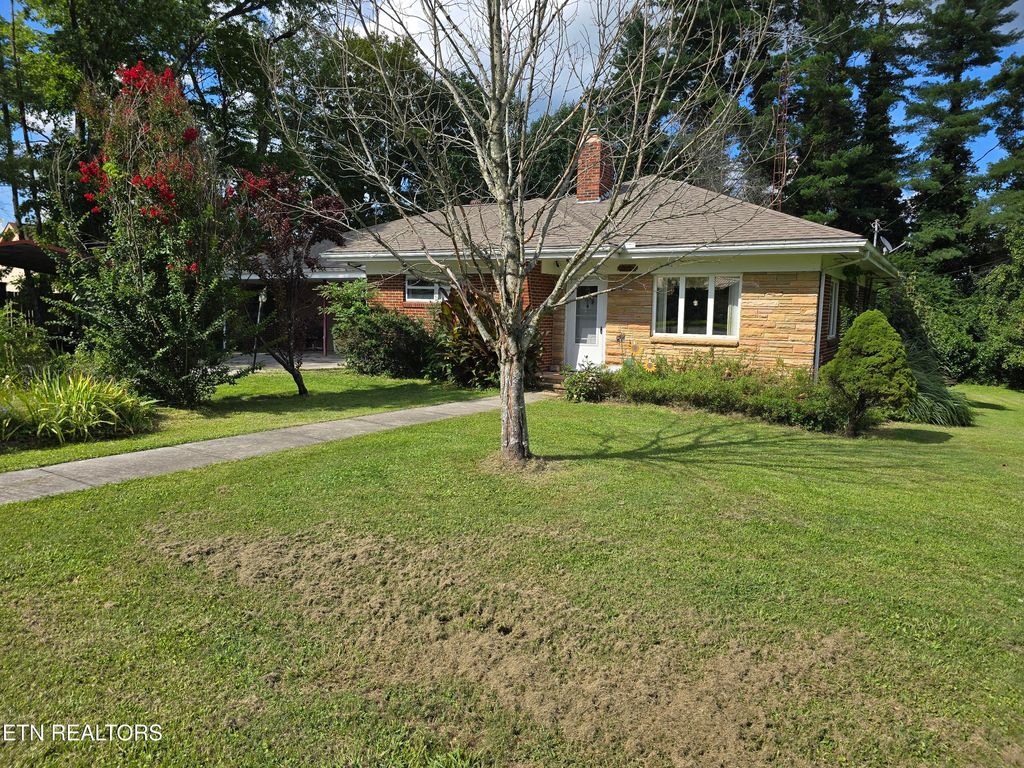 Photo of 76 Daisy Ave, Crossville, TN 38555 (MLS # 1309828)