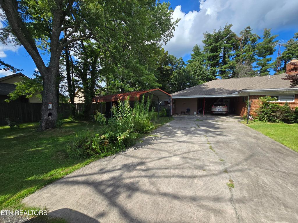 Photo of 76 Daisy Ave, Crossville, TN 38555 (MLS # 1309828)