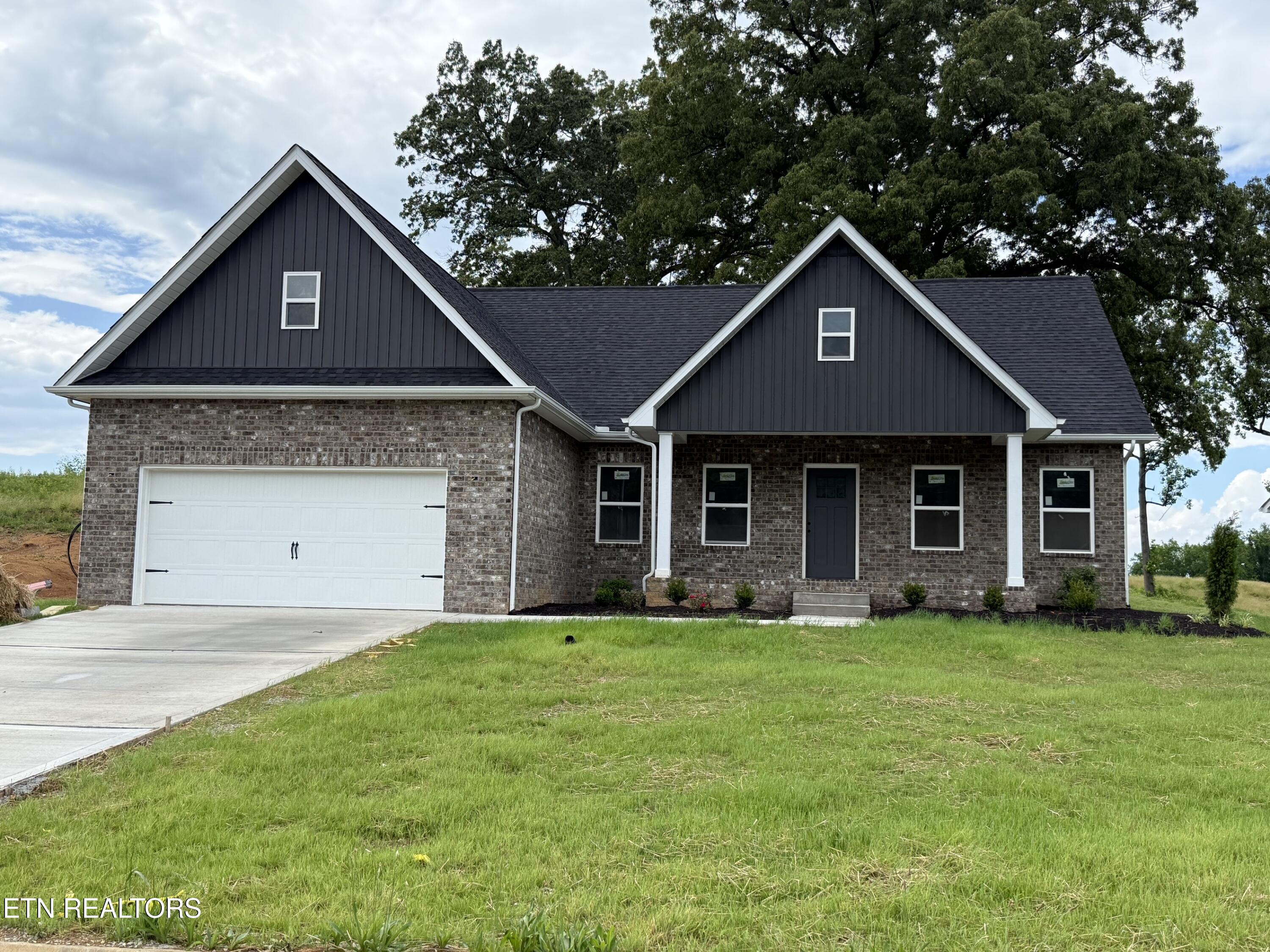 217 Mossy Rock Rd