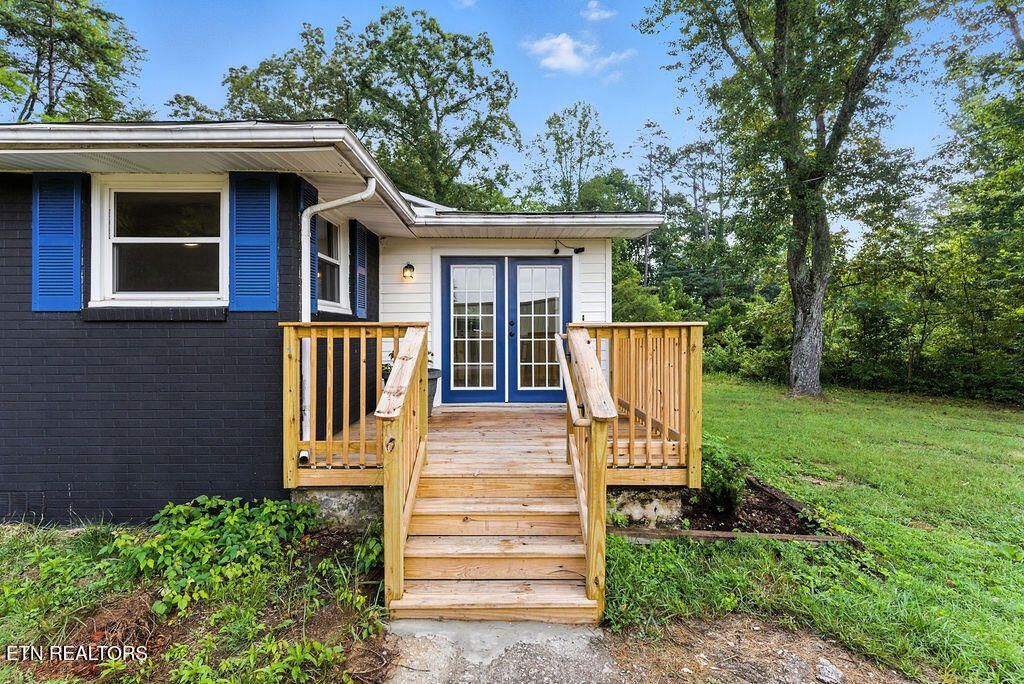 Photo of 3034 Roane State Hwy, Harriman, TN 37748 (MLS # 1311296)