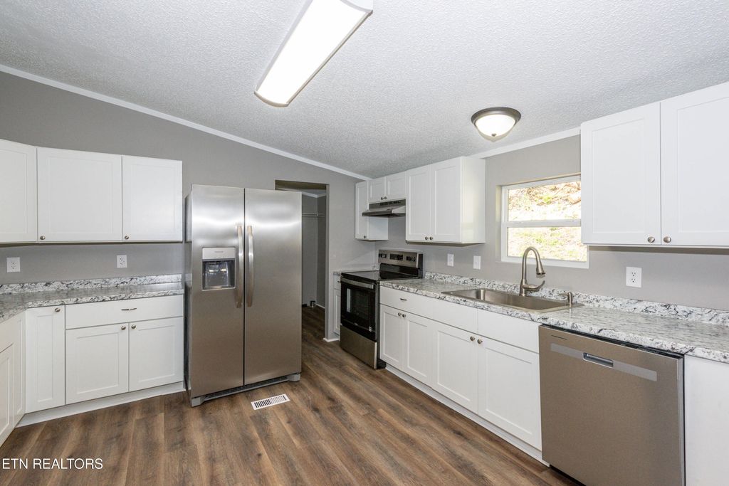 Photo of 123 Griffin Drive, Dandridge, TN 37725 (MLS # 1298525)