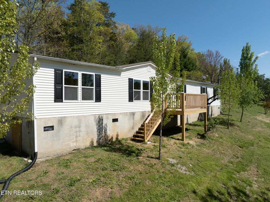 Photo of 123 Griffin Drive, Dandridge, TN 37725 (MLS # 1298525)