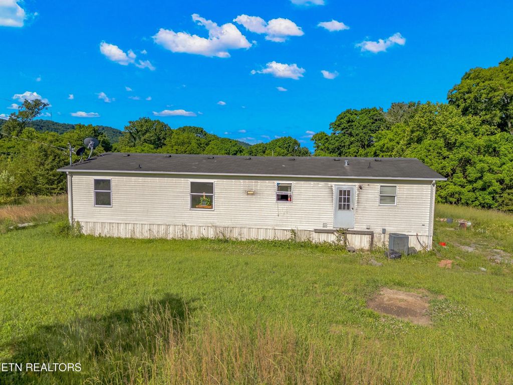 Photo of 142 Hutton Lane, Bean Station, TN 37708 (MLS # 1302474)