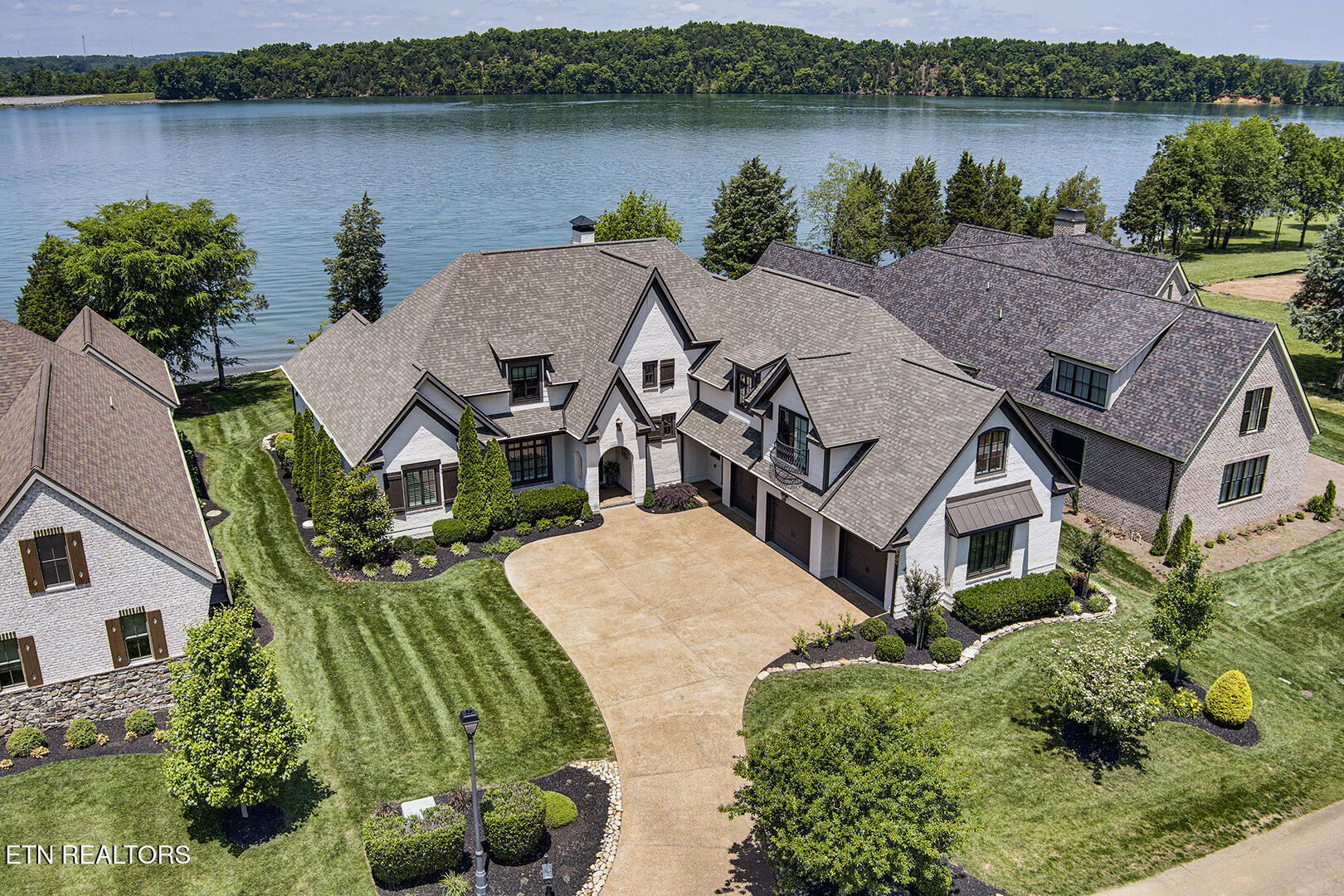 180 Edgewater Way