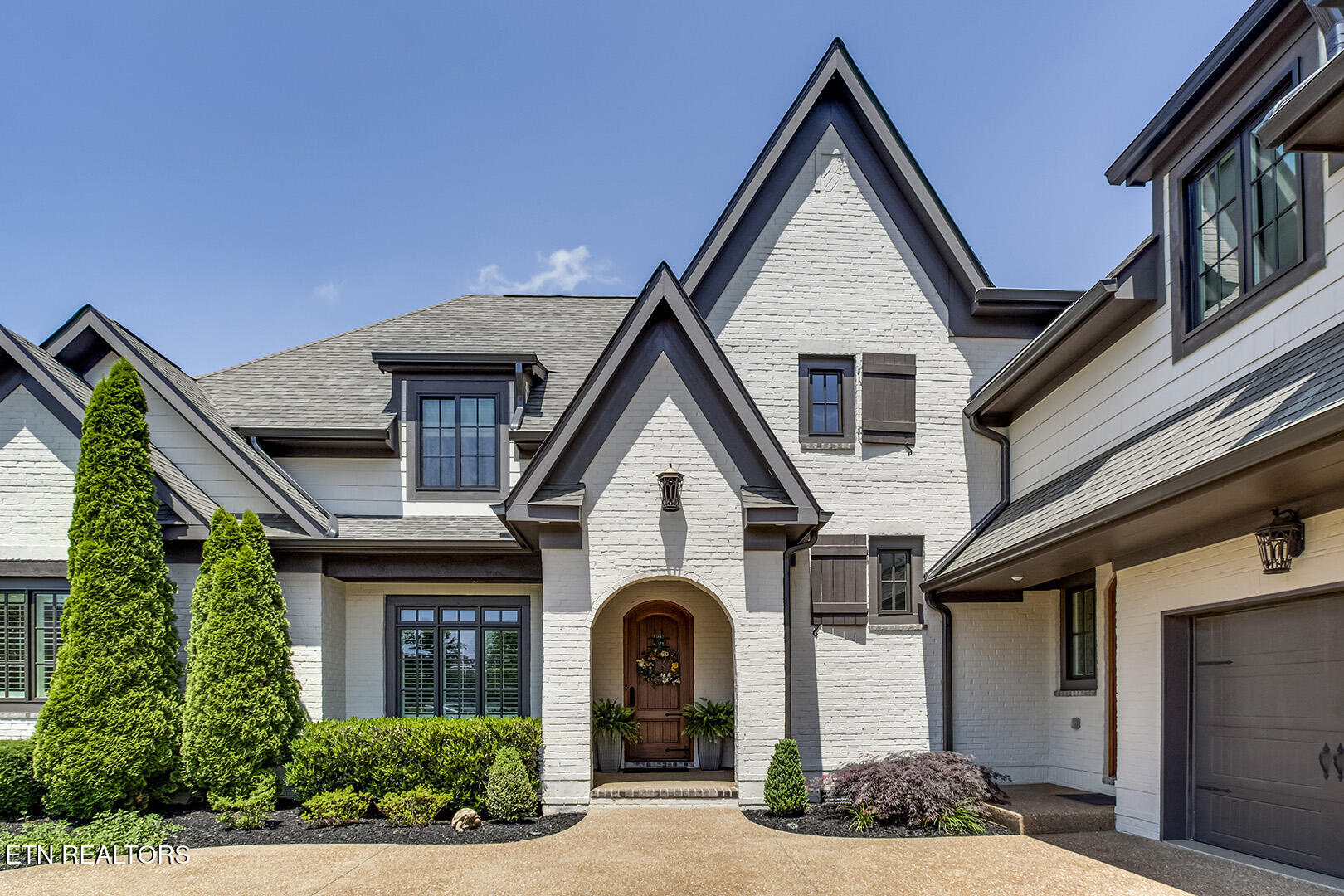 180 Edgewater Way