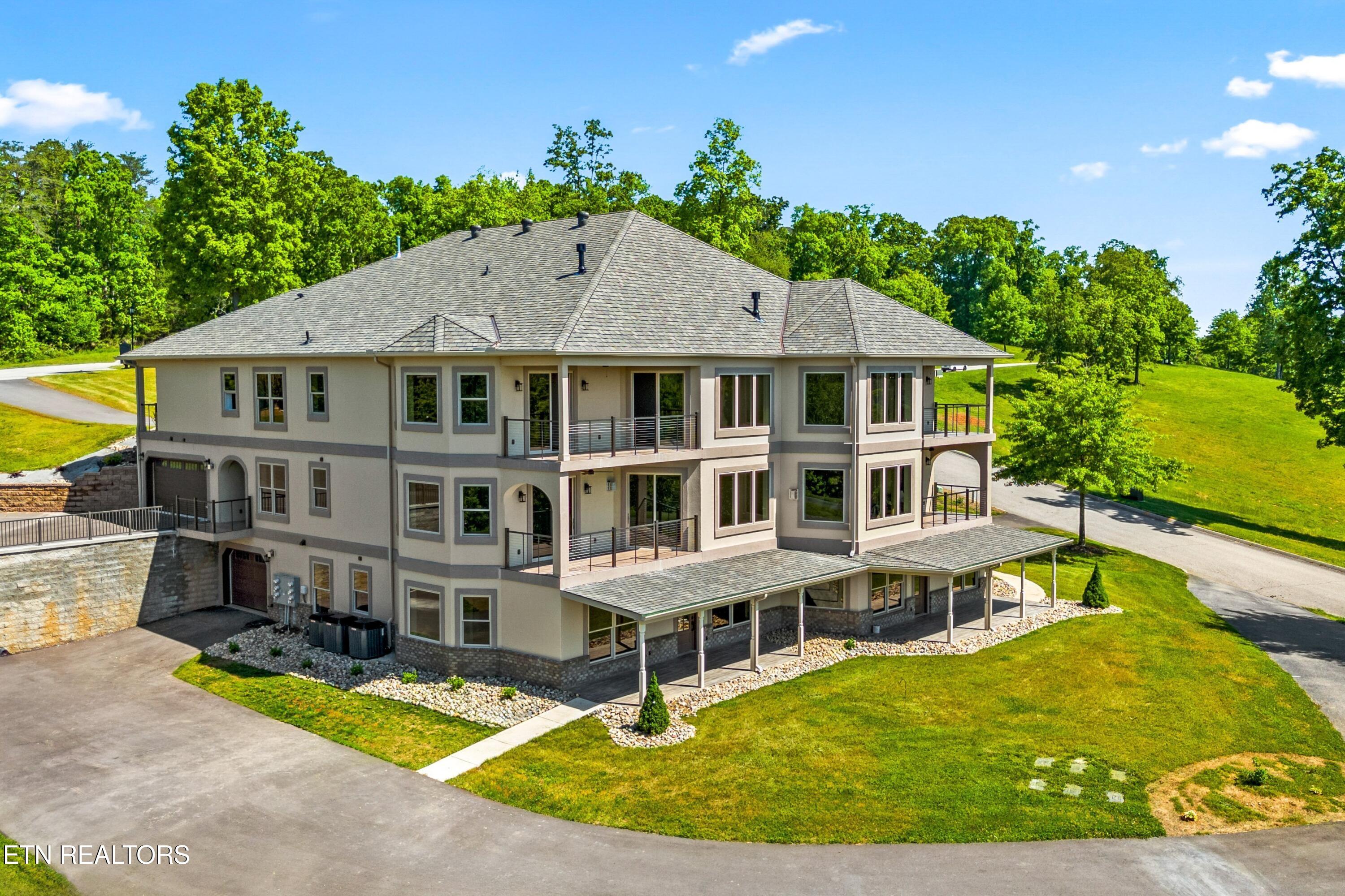 2412 Grand View Court