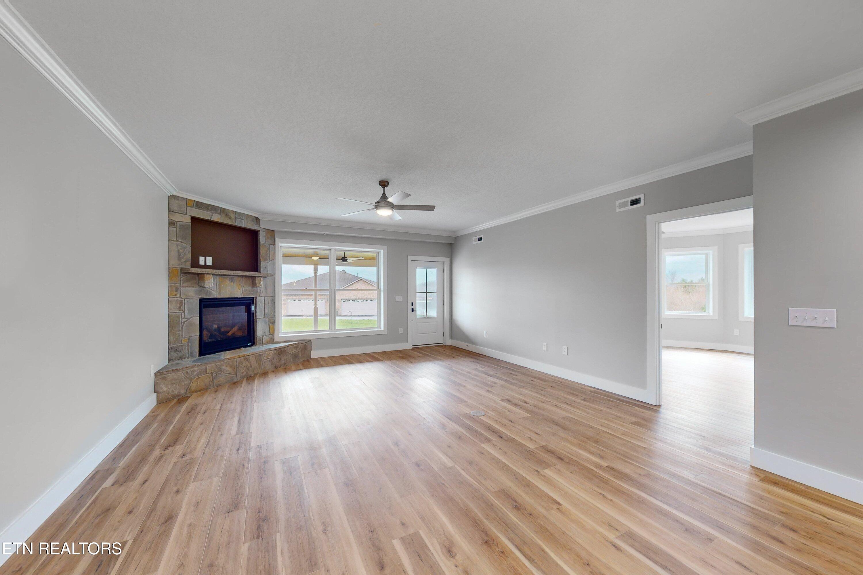 2412 Grand View Court