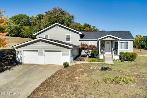 Photo of 420 Matlock Rd, Lenoir City, TN 37771 (MLS # 1355185)