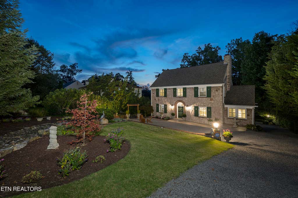 Photo of 4031 Kingston Pike, Knoxville, TN 37919 (MLS # 1270041)