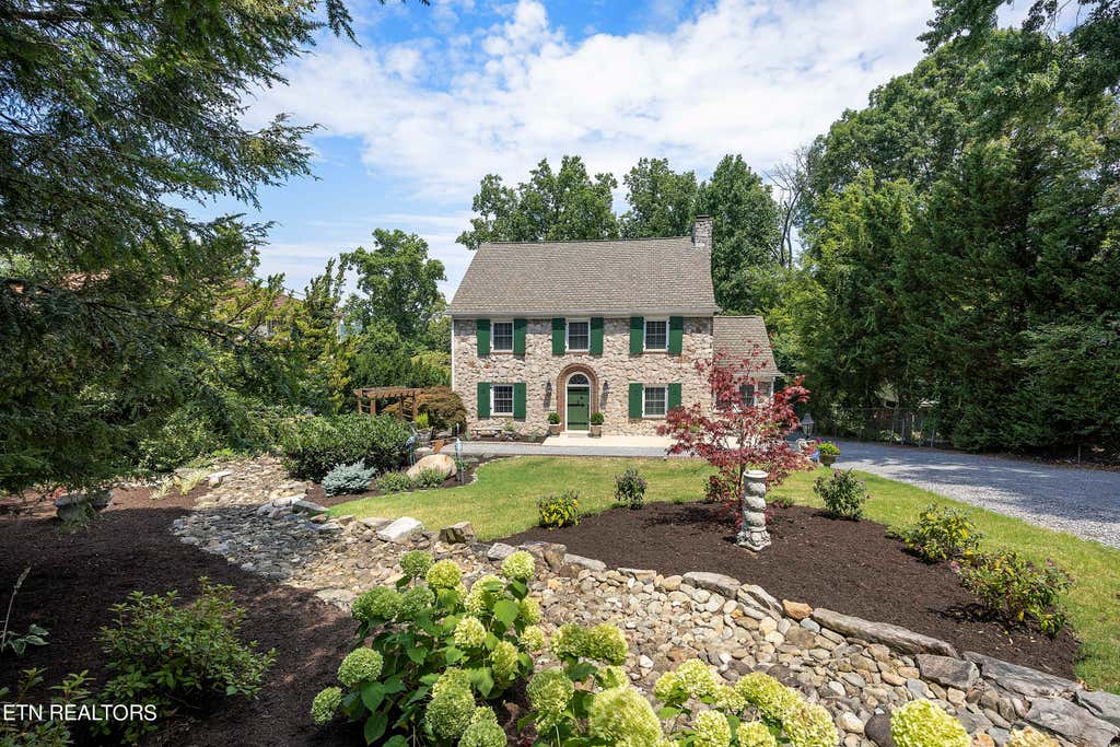 Photo of 4031 Kingston Pike, Knoxville, TN 37919 (MLS # 1270041)
