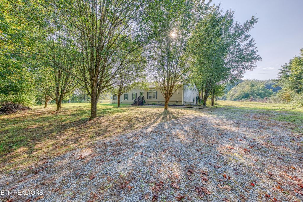 Photo of 105 Waldo Rd, Rockwood, TN 37854 (MLS # 1315315)