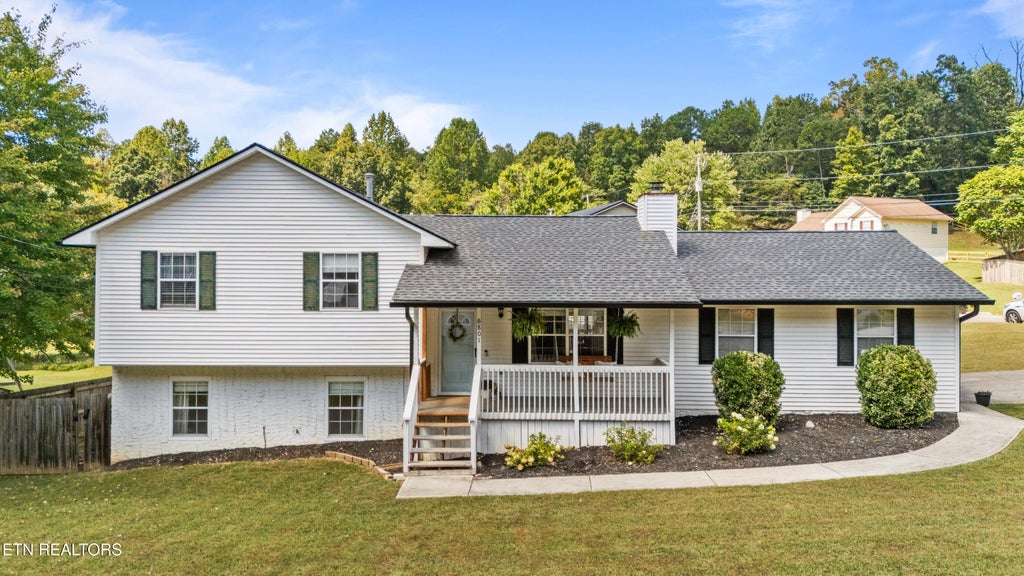 Photo of 6801 Silent Brook Lane, Knoxville, TN 37921 (MLS # 1354929)