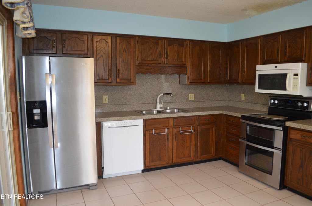 Photo of 389 Laurel Rd, Clinton, TN 37716 (MLS # 1329131)