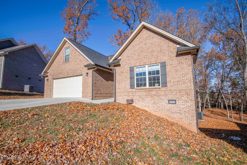 Photo of 1421 Briarwood Drive, Sevierville, TN 37876 (MLS # 1322469)