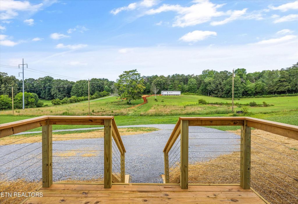 Photo of 336 Greenbriar Rd, Sweetwater, TN 37874 (MLS # 1307201)