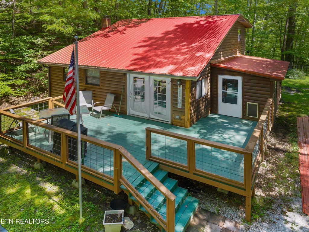 Photo of 236 Beech St, Sneedville, TN 37869 (MLS # 1328039)