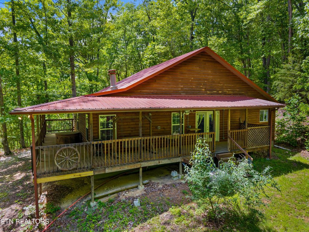 Photo of 236 Beech St, Sneedville, TN 37869 (MLS # 1328039)