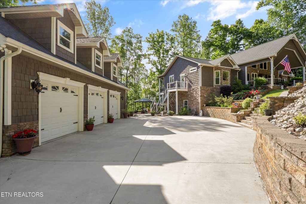 Photo of 180 Silver Tr, New Tazewell, TN 37825 (MLS # 1340947)