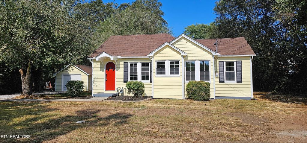 Photo of 310 Russell Rd, Rockford, TN 37853 (MLS # 1242658)