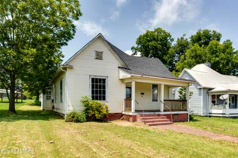 Tiny photo for 914 Ohio Ave, Etowah, TN 37331 (MLS # 1349985)