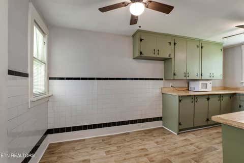 Tiny photo for 914 Ohio Ave, Etowah, TN 37331 (MLS # 1349985)