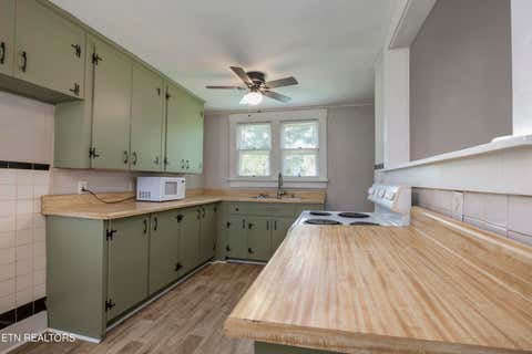 Tiny photo for 914 Ohio Ave, Etowah, TN 37331 (MLS # 1349985)