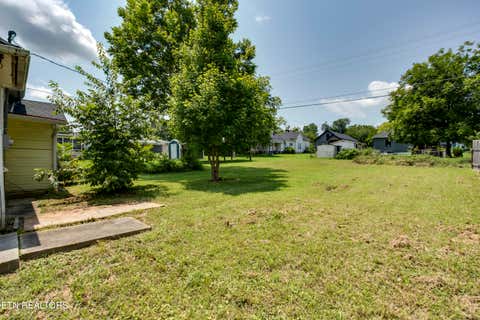 Tiny photo for 914 Ohio Ave, Etowah, TN 37331 (MLS # 1349985)