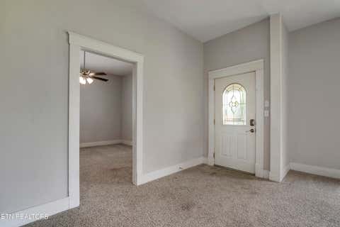 Tiny photo for 914 Ohio Ave, Etowah, TN 37331 (MLS # 1349985)