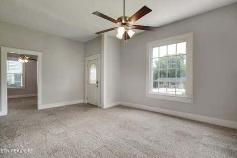 Tiny photo for 914 Ohio Ave, Etowah, TN 37331 (MLS # 1349985)