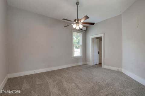 Tiny photo for 914 Ohio Ave, Etowah, TN 37331 (MLS # 1349985)