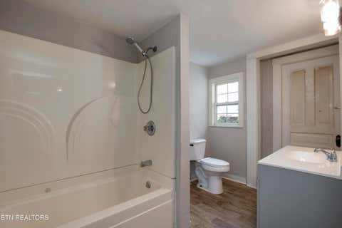Tiny photo for 914 Ohio Ave, Etowah, TN 37331 (MLS # 1349985)