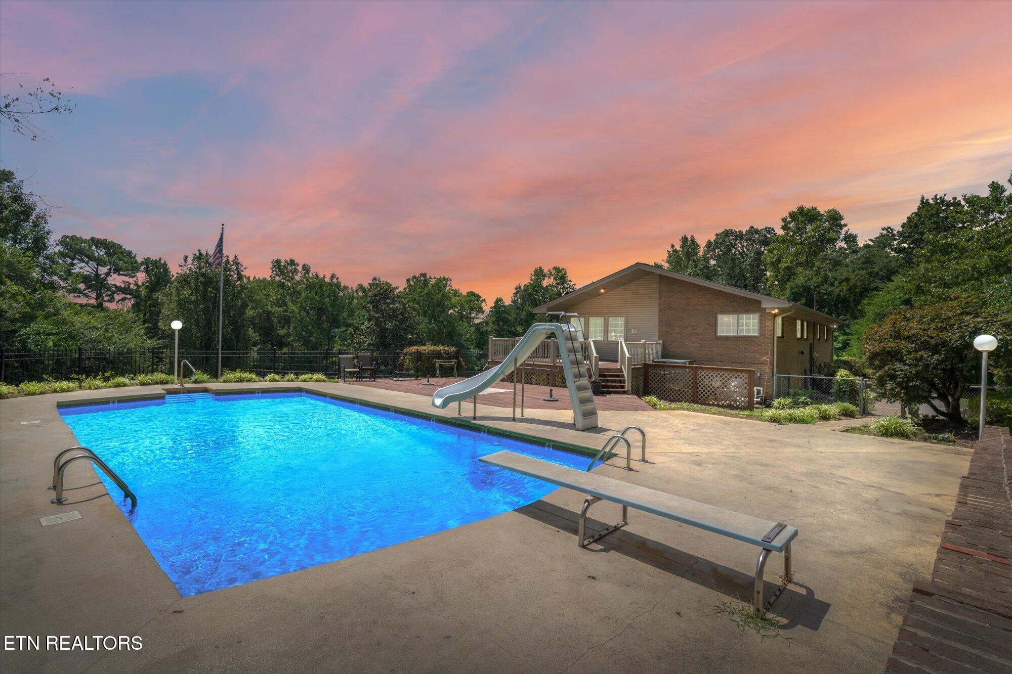 2455 Mountain View Rd