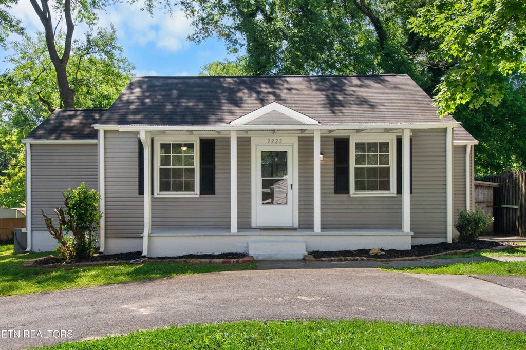 Photo of 3922 Briargate Ave, Knoxville, TN 37919 (MLS # 1343865)