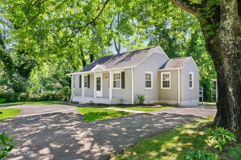 Photo of 3922 Briargate Ave, Knoxville, TN 37919 (MLS # 1343865)