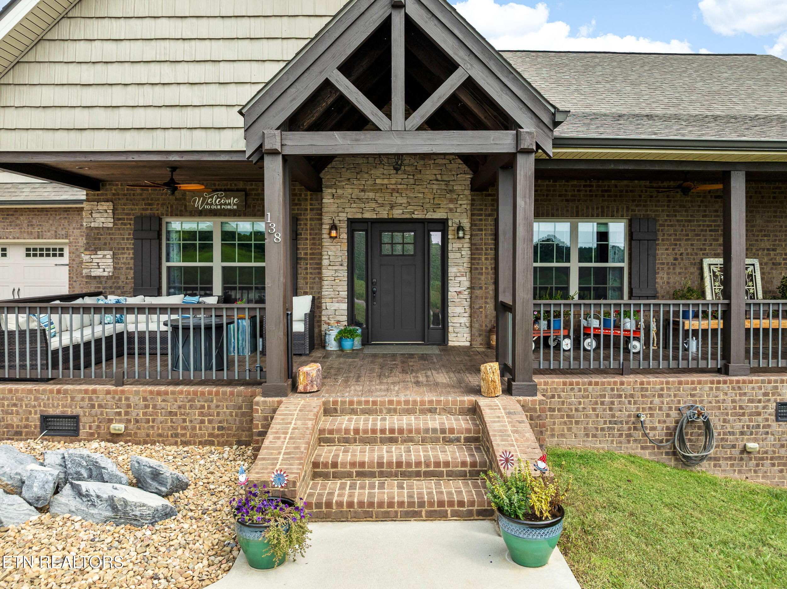138 Rock Hill Rd
