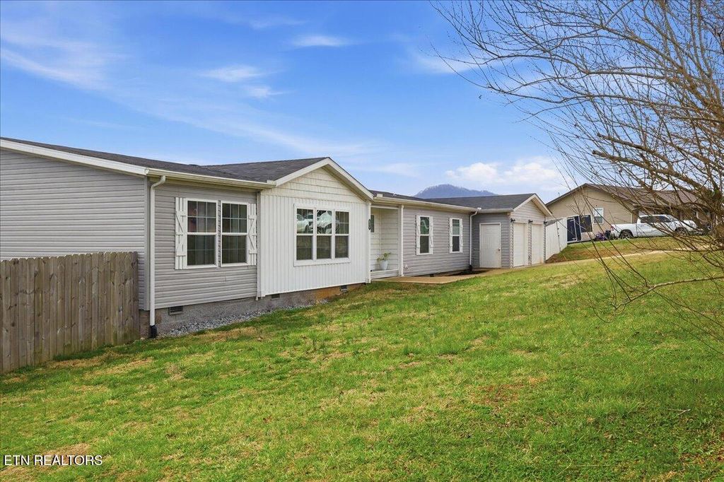 Photo of 158 Elaine Drive, Tazewell, TN 37879 (MLS # 1346667)