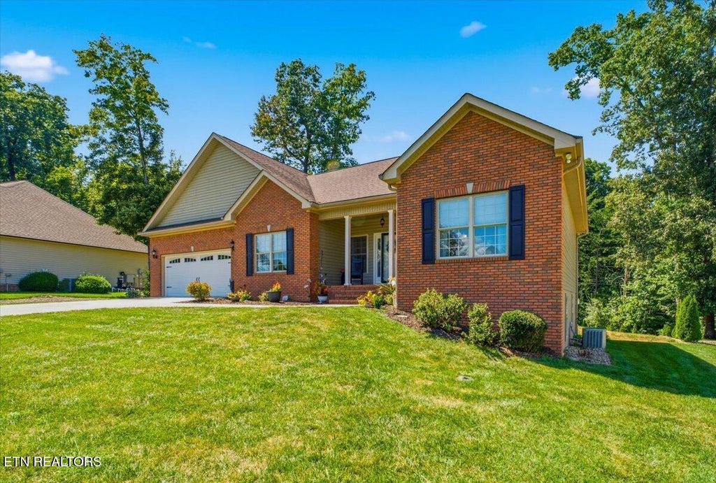 Photo of 207 Seminole Circle, Loudon, TN 37774 (MLS # 1353418)