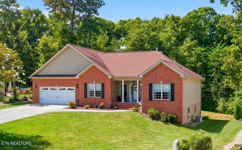 Photo of 207 Seminole Circle, Loudon, TN 37774 (MLS # 1353418)