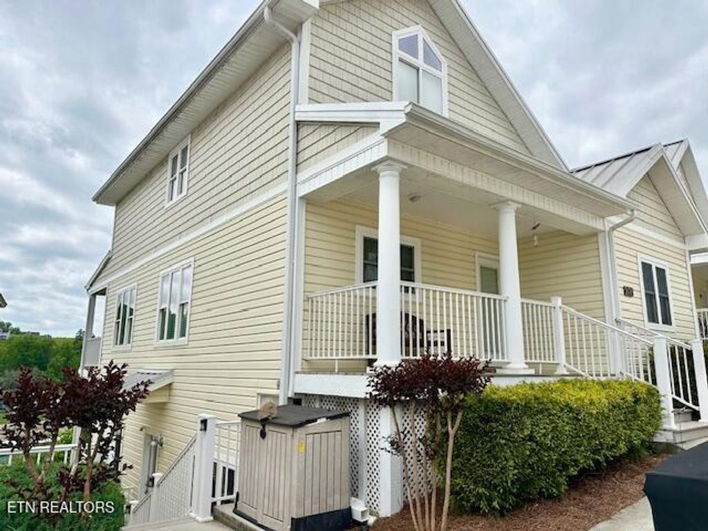Photo of 179 W Deer Village Lane #B, LaFollette, TN 37766 (MLS # 1338762)