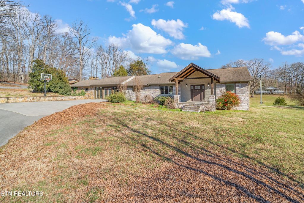 Photo of 617 Lewelling Rd, Sevierville, TN 37862 (MLS # 1327233)