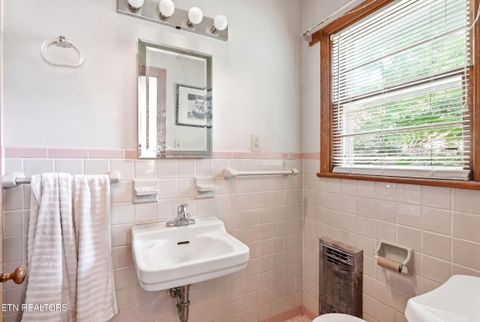 Tiny photo for 504 Hayworth Drive, Knoxville, TN 37920 (MLS # 1341630)