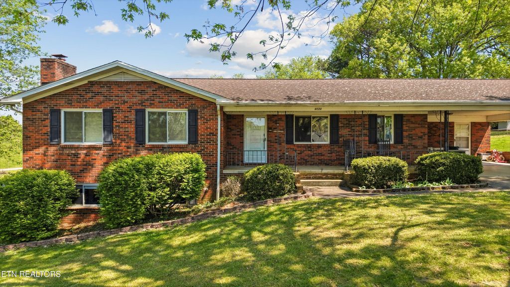 Photo of 4124 Shaw Drive, Rockford, TN 37853 (MLS # 1335920)